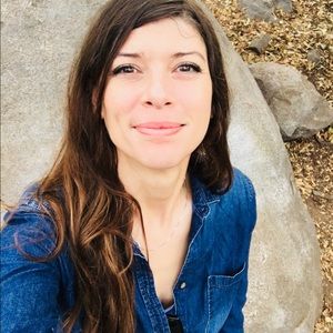 Meet your Posher, Lael